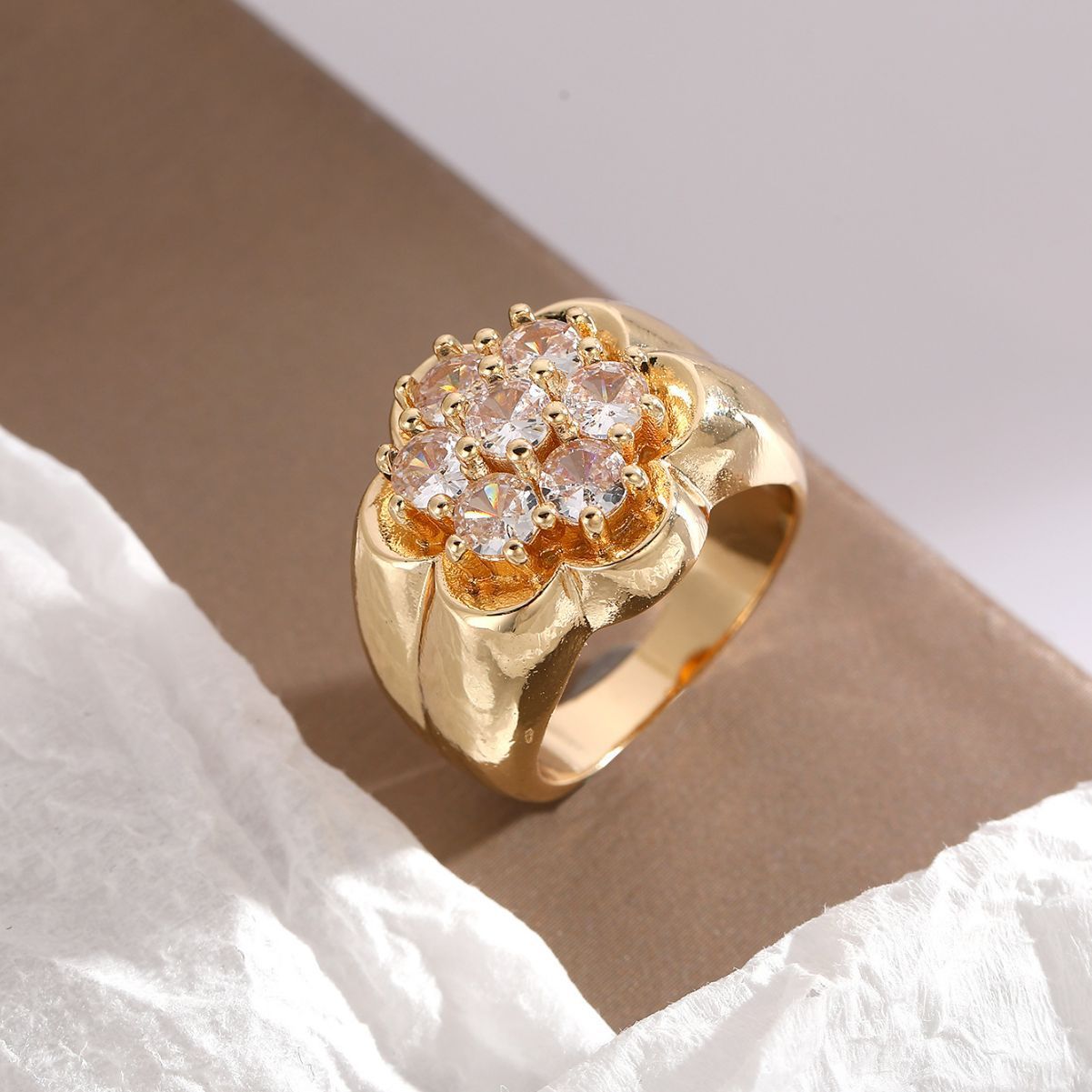 Men's Ring High-grade Pattern Micro Inlaid Zircon