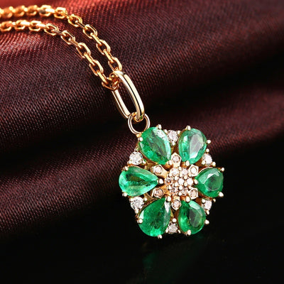 Temperament Entry Lux Emerald Flower-shaped Colored Gems Pendant